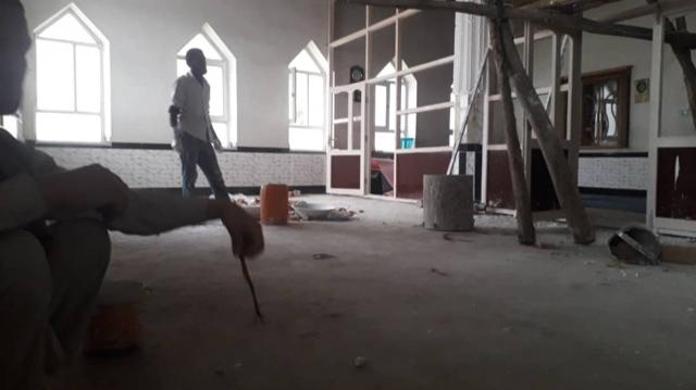 Herstelwerk aan de moskee